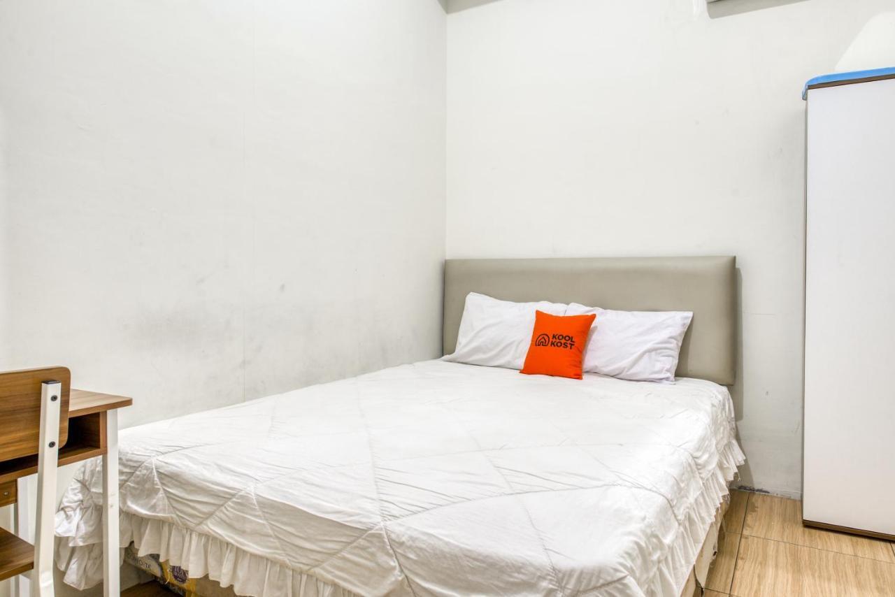 Koolkost Syariah @ Capsule Homestay Kedungdoro Сурабая Екстериор снимка